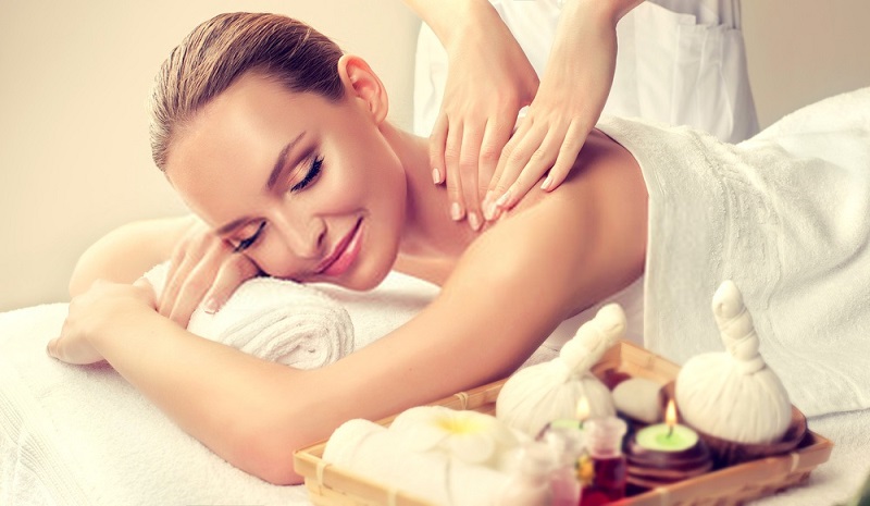 Beauty-Benefits-Of-Coconut-Oil-Body-massages-with-coconut-oil