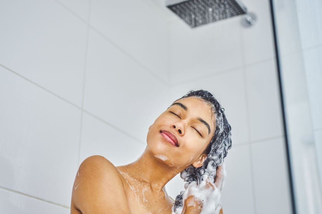 Homemade-Hair-Care-Tips-How-To-Take-Care-Of-Hair-At-Home-Shampoo-the-right-way