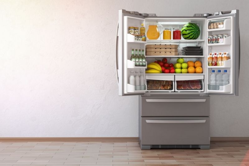 Preliminary operations before defrosting the fridge and freezer