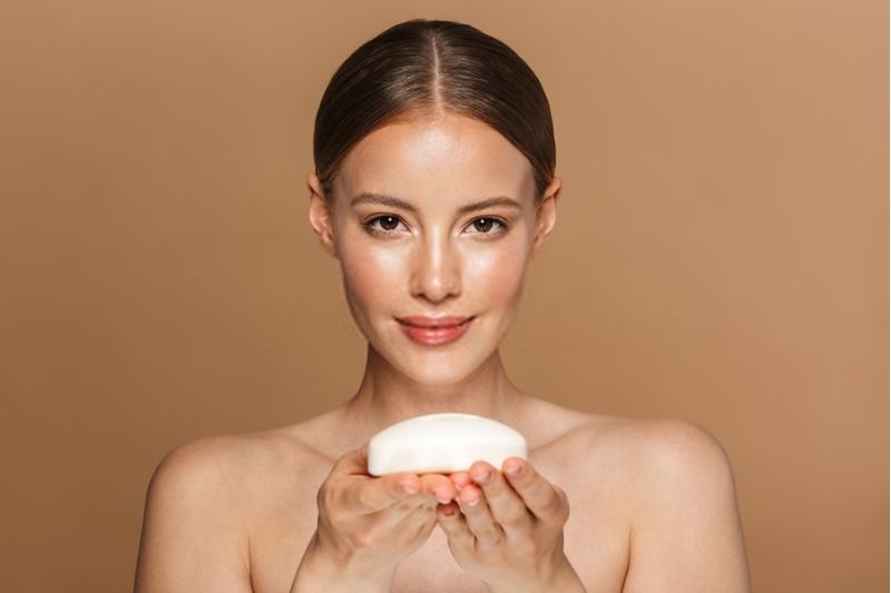 Best Soaps For Women in India - Ideal For Glowing Skin