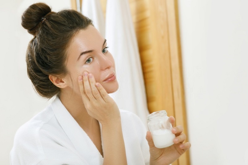 Beauty-Benefits-Of-Coconut-Oil-Coconut-oil-for-soft-skin