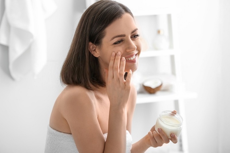 Beauty-Benefits-Of-Coconut-Oil-Coconut-oil-for-the-face