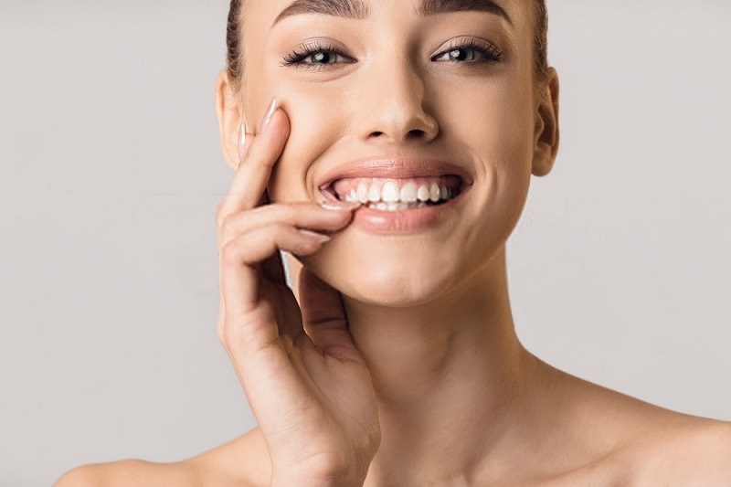 Beauty-Benefits-Of-Coconut-Oil-Coconut-oil-for-a-healthy-and-dazzling-smile